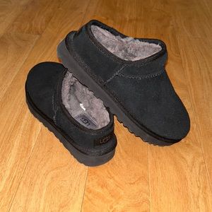 Black ultra ultra mini uggs